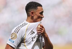 九游APP-阿诺德：比赛最后阶段有些混乱，多特打进2球让局面再次紧张